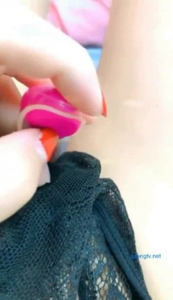高颜值校花女神 很像明星邓家佳 跳蛋，露奶，4个小时直播收费秀 截图6