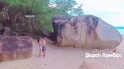 换妻大神，【爱玩夫妻】，包头人妻户外性爱，海边沙滩野战，人妻需要这种刺激才能高潮 截图5