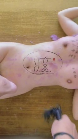 推特潮汕DOM绿帽调教大神【渡先生】私拍，各种羞辱M贱母狗，圣水口水毒龙吞精踩脸臭袜终极玩肏 截图5
