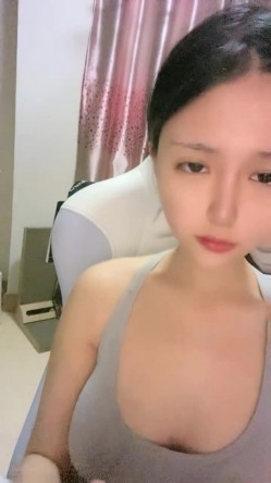 极品绿播女神下海~【娜美】，天然美乳~特写掰穴~挑逗诱惑，迷人的小洞洞张开了 截图1