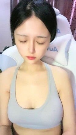 极品绿播女神下海~【娜美】，天然美乳~特写掰穴~挑逗诱惑，迷人的小洞洞张开了 截图5