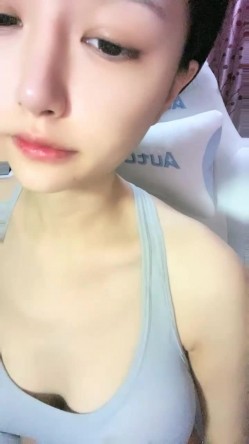 极品绿播女神下海~【娜美】，天然美乳~特写掰穴~挑逗诱惑，迷人的小洞洞张开了 截图14