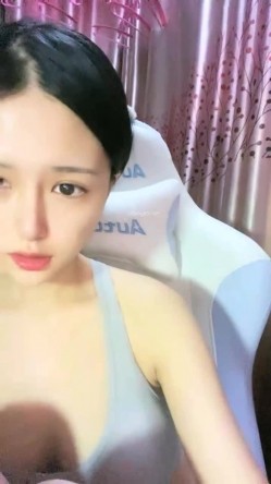 极品绿播女神下海~【娜美】，天然美乳~特写掰穴~挑逗诱惑，迷人的小洞洞张开了 截图16