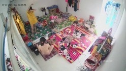 10月最新流出【破解摄像头】 ️监控下的女生宿舍日常洗澡换衣服 截图14