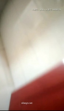 【私立学校的女教师】真实老师学校图书馆露出，书架旁揉奶甚至伸手进逼里自慰，还和同事聊天，骚死啦！ 截图9