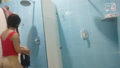 最新流出 ️国内某水上乐园水上~偷拍大神潜入~乐园各种美女换衣服洗澡片段 ️精彩刺激让人发烧！！ 截图15