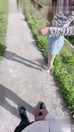 小姨子的秘密 乡村道上小姨子被陌生人追着打飞机 在金钱的诱惑下瞒着姐夫 与陌生人车震狂操高潮内射 截图2