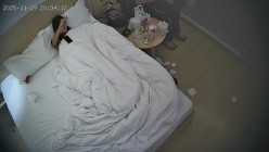 酒店偷拍 连续两天入住情侣气质甜美又身材不错的美女喜欢上位榨取男友精液 截图2