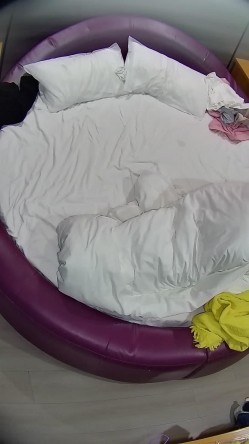 情趣台  男人跟媳妇儿日常开房 一对恩爱夫妻 最后男人内射女人好像有些不高兴 很快也哄好了 截图11