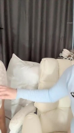 新人！双美女下海~奶子超大~【小蜜桃桃桃桃】白浆直流！ 截图2