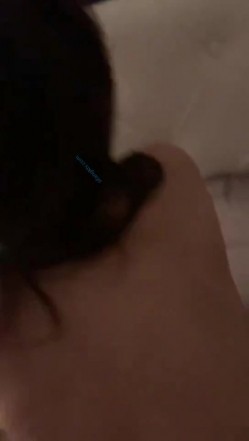 双飞调教极品姐妹花，高挑的身材 丝袜大长腿 一左一右！ 轮流交叉干！金钱到位女神翘着屁股让你玩！羡慕大佬的精彩生活 截图6