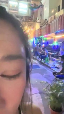 泰国旅游艳遇，【翘臀桃桃】夜店找牛郎~人强屌大，密码房洗澡~调情，口交~激情啪啪 无敌大桩机 截图13