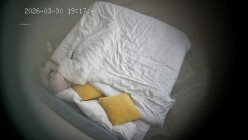 酒店偷拍 ️美女俏皮的逗弄男友鸡巴被按住屁股后入最后射嘴里 截图3