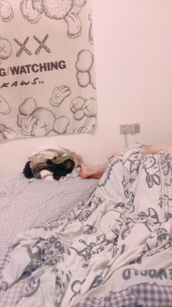 ️清纯学生妹【06年的嫂子】反差的一面，脸穴同框打炮自慰，人瘦逼肥 截图15