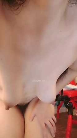 超骚御姐！疯狂喷水，【小狐狸520】，喷一半有人敲门！吓哭了，咚咚咚~人都被吓傻了 截图9