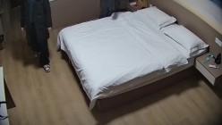 酒店偷拍性欲很强的美骚少妇偷汉子被狂干两场后意犹未尽再次上位榨取 截图6