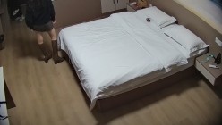 酒店偷拍性欲很强的美骚少妇偷汉子被狂干两场后意犹未尽再次上位榨取 截图16