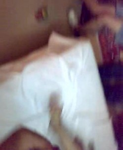 一群女混混欺负女同学趴光了 一通猛凑 这是有多大的仇 截图2