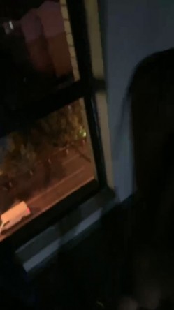 胸前漂亮纹身女神！新人下海操逼！灵活舌头舔屌吸蛋，拉开窗帘窗边操，后入结实大屁股 截图8