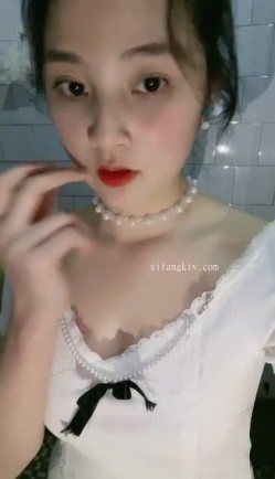 处女学生妹下海【白蔚】第一弹，初恋的感觉，完全放不开，榜一大哥在线调教 截图16