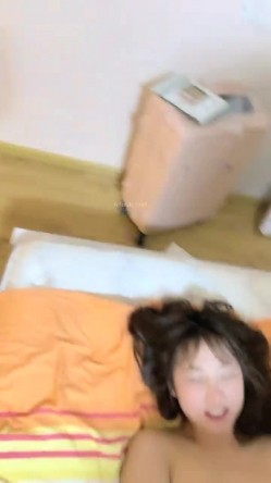 PUA妹妹系列二，【云南第一深情】， 害羞耐操小美女 昨天之后继续3P，放不开衣服脱了都随时拿手遮胸 截图12