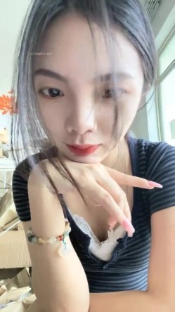 新人下海！逆天颜值，【五花肉】，清秀四川小美女，年轻脸蛋全是胶原蛋白，毛茸茸少女逼 截图11