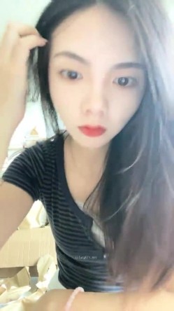 新人下海！逆天颜值，【五花肉】，清秀四川小美女，年轻脸蛋全是胶原蛋白，毛茸茸少女逼 截图13