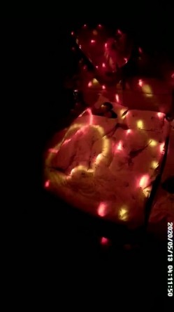 360情趣酒店霓虹灯主题套房偷拍帅哥半夜酒吧泡个喝得有点高的美女开房啪啪 截图8