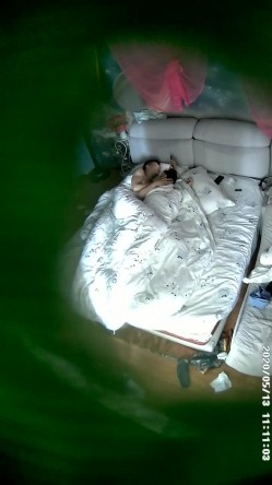 360情趣酒店霓虹灯主题套房偷拍帅哥半夜酒吧泡个喝得有点高的美女开房啪啪 截图15