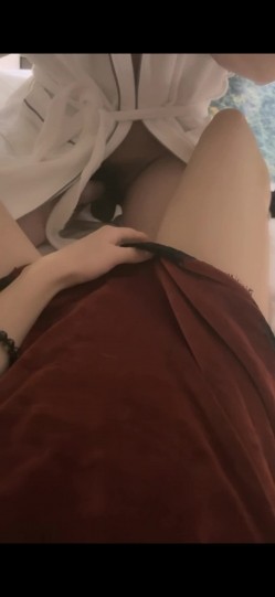 高挑眼镜御姐酒店约个单男手持镜头啪啪做爱拍摄，后入一顿操 截图6
