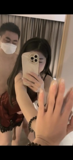高挑眼镜御姐酒店约个单男手持镜头啪啪做爱拍摄，后入一顿操 截图11
