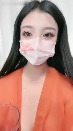 颜值少妇【杨小华】极品人妻下海卖逼，暴力掰逼展示，自扣高潮，隔壁老王都馋哭了 截图1