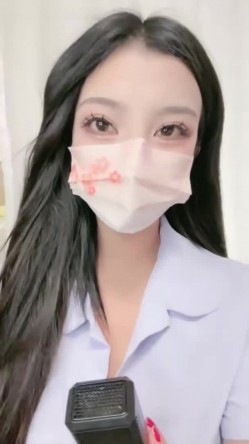 颜值少妇【杨小华】极品人妻下海卖逼，暴力掰逼展示，自扣高潮，隔壁老王都馋哭了 截图2