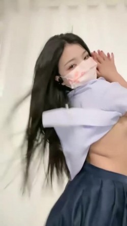 颜值少妇【杨小华】极品人妻下海卖逼，暴力掰逼展示，自扣高潮，隔壁老王都馋哭了 截图4