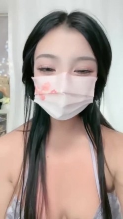 颜值少妇【杨小华】极品人妻下海卖逼，暴力掰逼展示，自扣高潮，隔壁老王都馋哭了 截图9