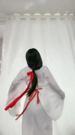 颜值少妇【杨小华】极品人妻下海卖逼，暴力掰逼展示，自扣高潮，隔壁老王都馋哭了 截图11
