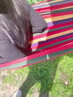 《贵在真实 反差淫妻》露脸才是王道！顶级绿帽刷锅狠人，广东白皙大奶美骚妻【雅雅】私拍，商场户外露出3P全程露脸，强推 截图4