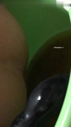字母圈调教大神【Actor444】，母狗各种虐阴虐菊啪啪，花样多手法奇特 截图3