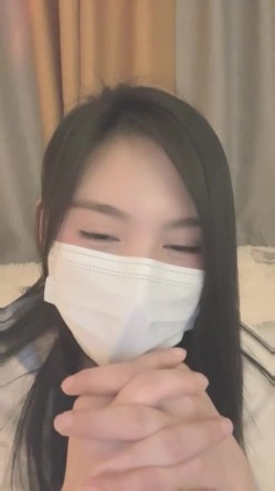核弹！新女神下海~20小时~【马日安娜】这个真的很漂亮（下部）！来大姨妈还大秀，经血直流，略重口~！ 截图6
