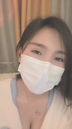 核弹！新女神下海~20小时~【马日安娜】这个真的很漂亮（下部）！来大姨妈还大秀，经血直流，略重口~！ 截图9