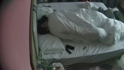 酒店偷拍 学生情侣妹子满心期待男友激烈的碰撞废才男友只知道玩游戏性能力让她大失所望 截图7