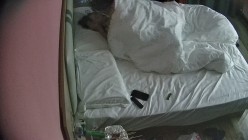 酒店偷拍 学生情侣妹子满心期待男友激烈的碰撞废才男友只知道玩游戏性能力让她大失所望 截图10
