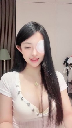 骚逼主播【鹅妹妹】仙女颜值,裸舞很专业,奶大逼粉,掰逼诱惑,道具自慰,裸舞诱惑,包射 截图2