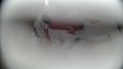 [黄酒店偷拍提前返校的学生情侣闷骚反差学妹和早泄男朋友妹子性欲没有被满足摸着鸡巴睡 截图4