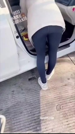 山东绿帽癖夫妻，【小气质夫妇小熊维尼】，极品人妻，约单男3P，两人空间做爱 截图16