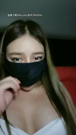 奶大肤白貌美的小骚猫深夜里的激情，跟大哥户外车震啪啪，大鸡巴撑爆她的小嘴，激情女上位抽插浪荡呻吟不止 截图6