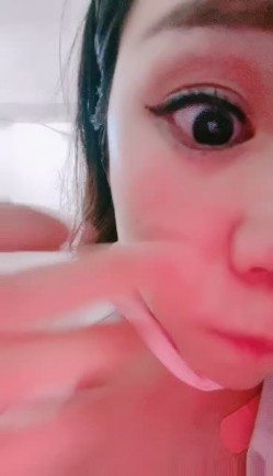 奶牛水娃哺乳期的巨乳少妇，奶水在滴答狼友想喝吗，丝袜高跟诱惑，淫声荡语不断，道具抽插骚穴浪叫呻吟不止 截图12