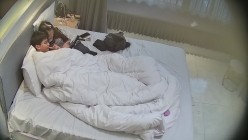 酒店偷拍高校眼镜婊班花被小伙追到手周末带出来操穴 干了几次 截图9