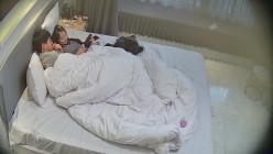 酒店偷拍高校眼镜婊班花被小伙追到手周末带出来操穴 干了几次 截图13