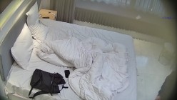 酒店偷拍高校眼镜婊班花被小伙追到手周末带出来操穴 干了几次 截图15